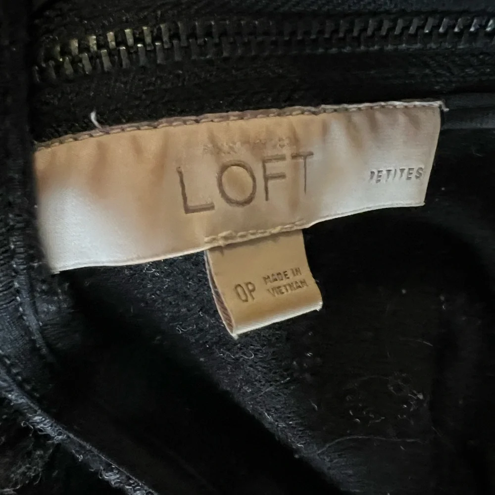 LOFT BLACK AND GREY BACK ZIPPER A‎ LINE  DRESS - Picture 5 of 6